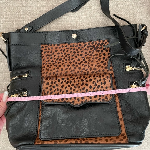 COPY - Rebecca Minkoff dexter black leather animal print bucket bag - Picture 7 of 12